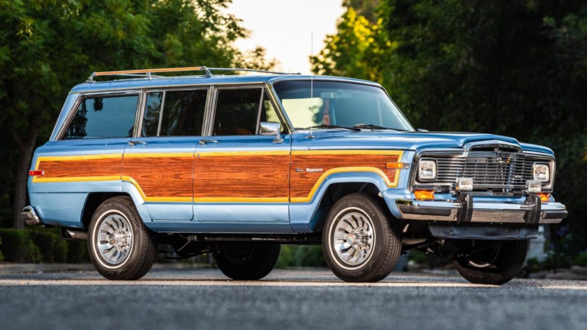 1984 Jeep Grand Wagoneer Powered by LS1 V8 Is the Perfect Mix of Classy and Rowdy