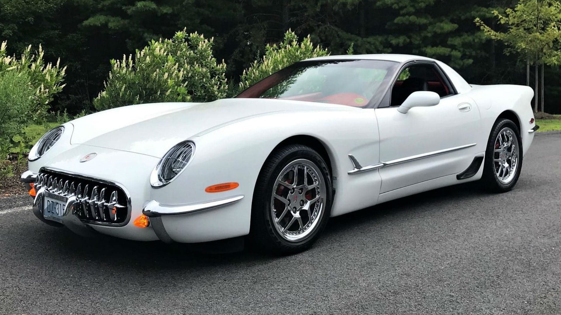 Retro-Styled 2004 Chevrolet Corvette Z06 Is a Questionable Throwback to Yesteryear