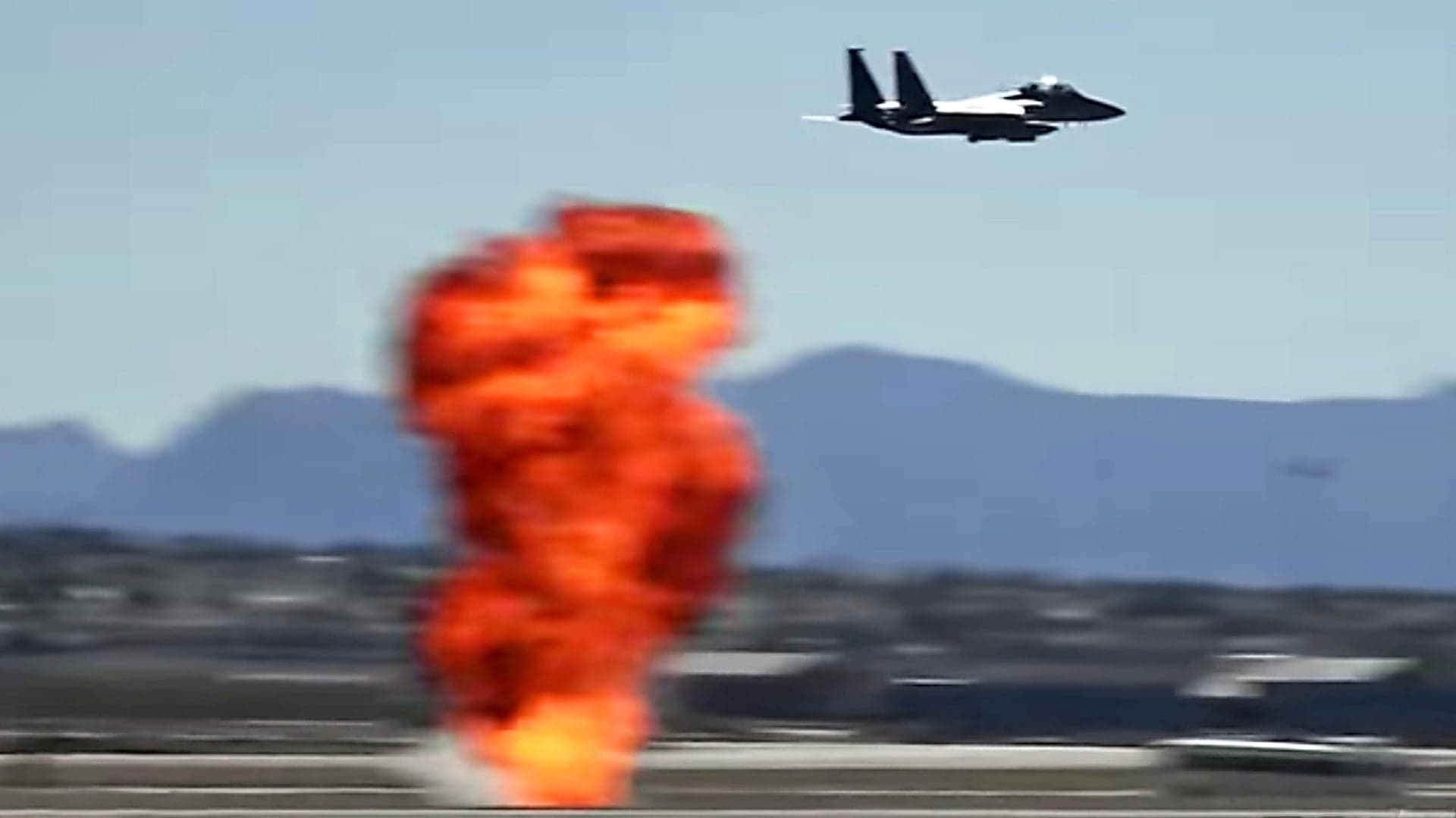 Behold The Nellis Air Power Demonstration In All Its Flare Popping Glory
