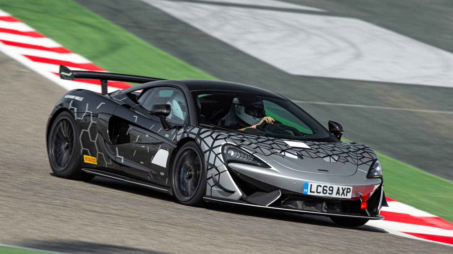 The New McLaren 620R Is a 611-HP, $300,000 GT4 Racer for the Streets