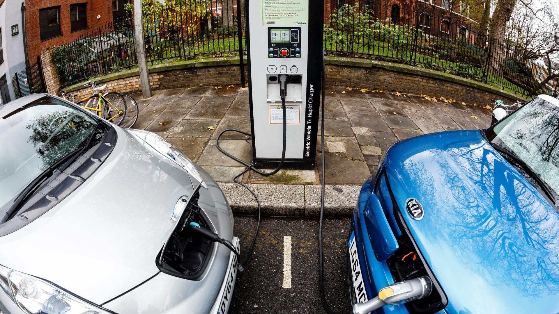 United Kingdom Government Moves Up Ban on Internal Combustion Engines to 2035