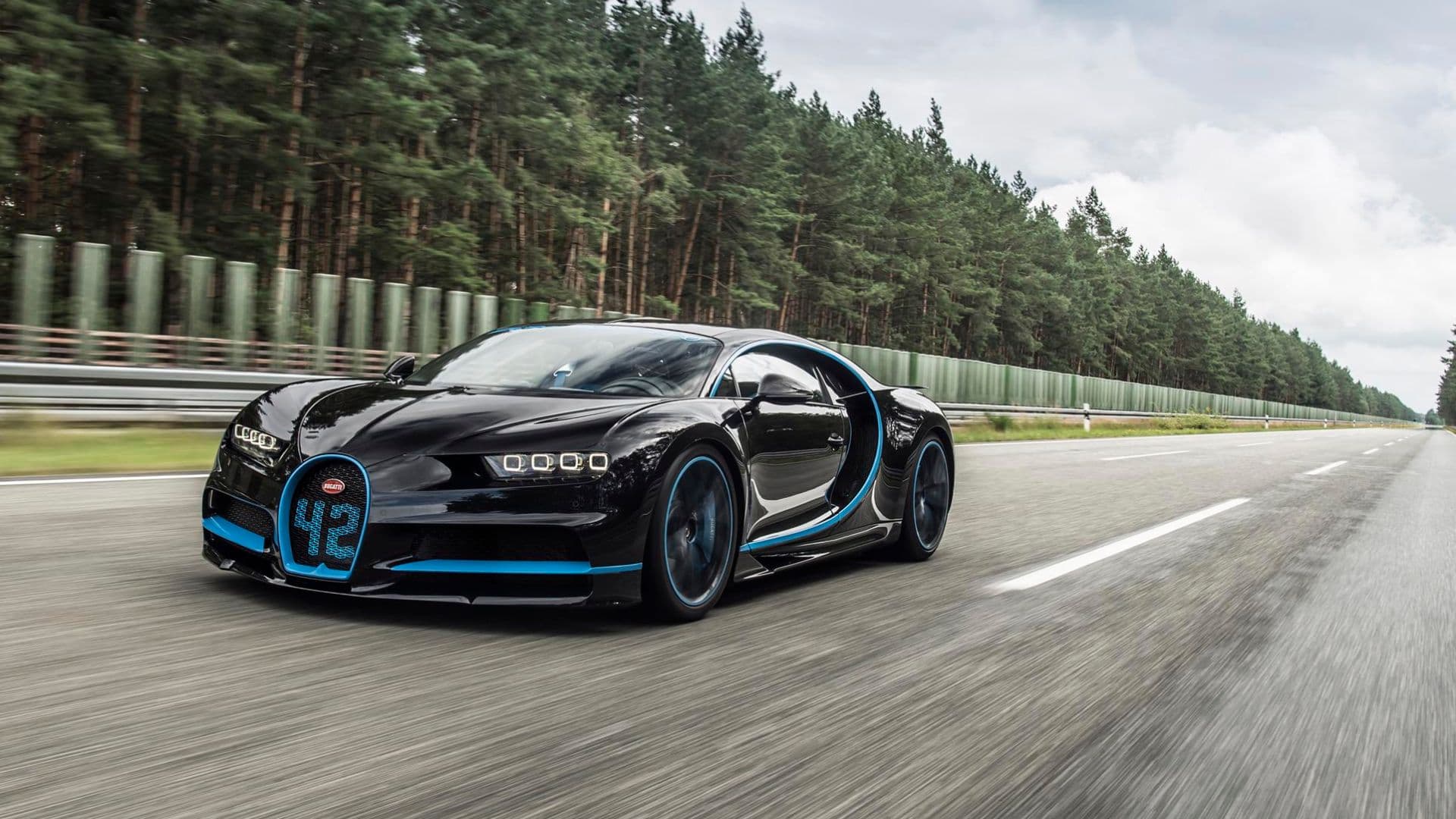 It Takes Another Bugatti and Wildlife Sensors to Film a Chiron Doing 250 MPH