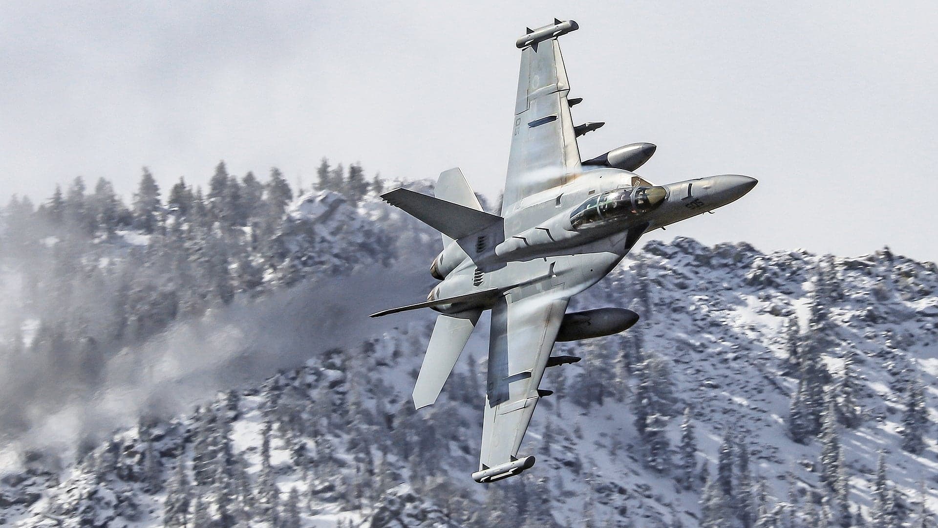 Photographer Hikes Sequoia National Forest To Get Insane Shots Of Fighter Jets Blasting By