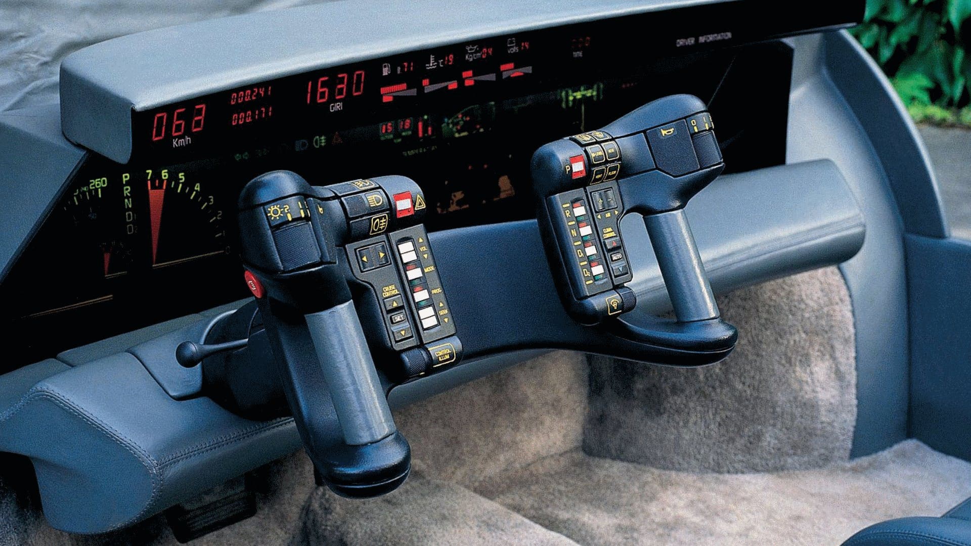 We’re Partnering With Virtual Radwood This Weekend to Find the Best of 80s and 90s Car Tech