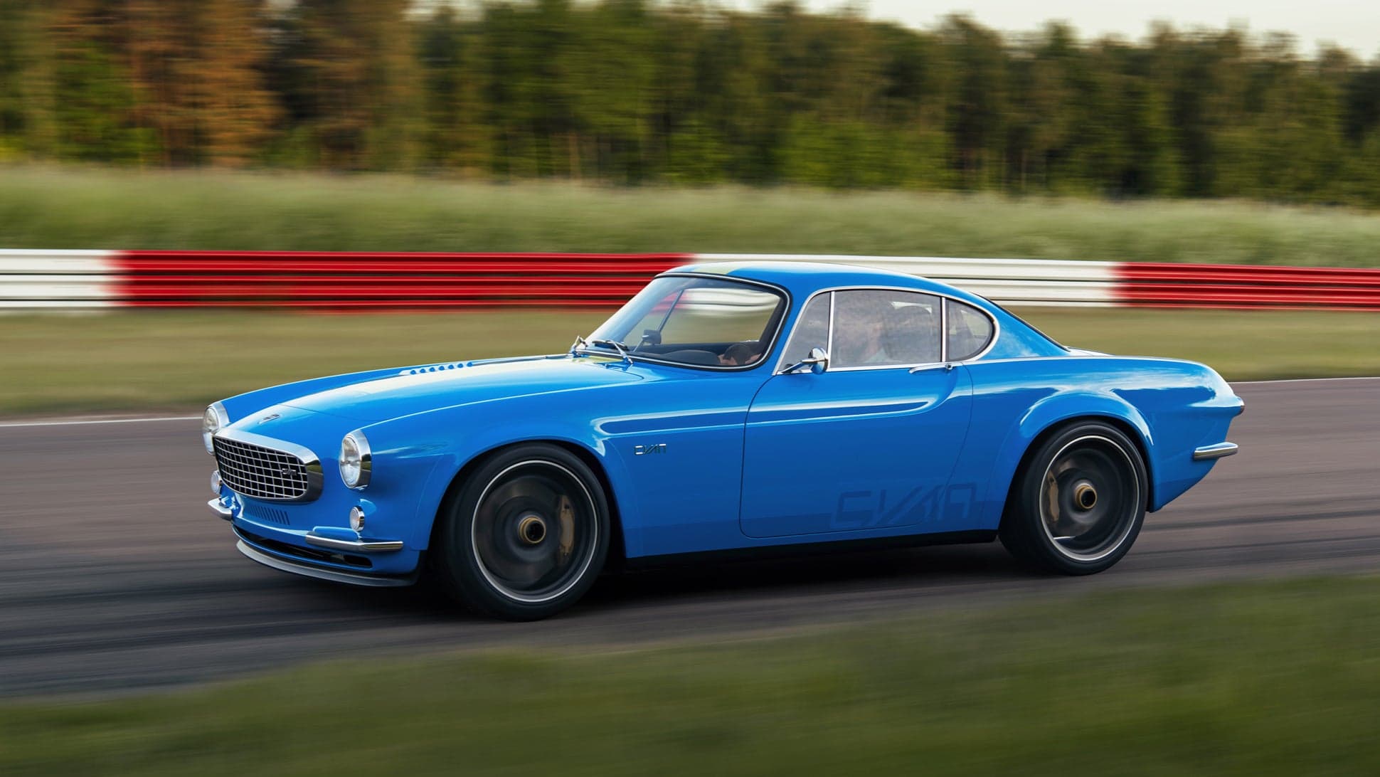 The Volvo P1800 Cyan Is a 420-HP Carbon Fiber Restomod That Won’t Save You From Yourself