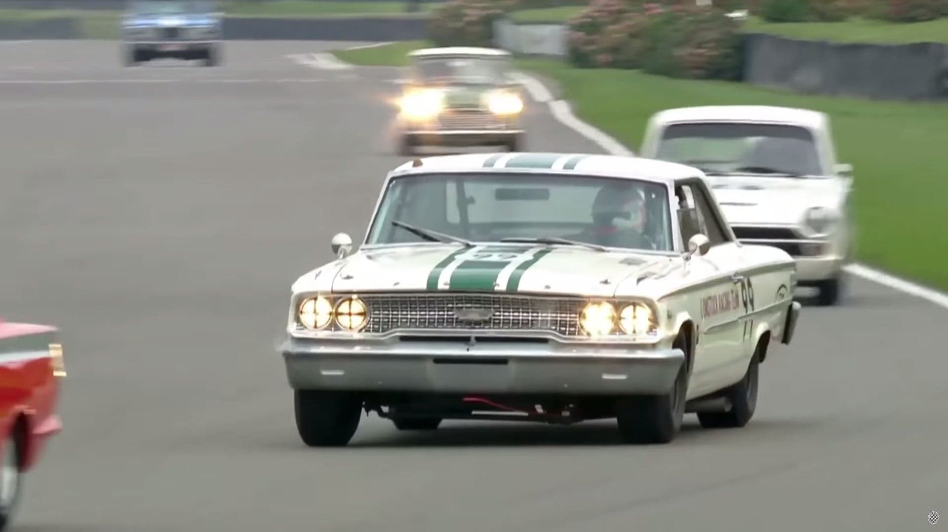 Watch an Extremely Heavy Ford Galaxie 500 Overtake More Than 20 Cars at Goodwood