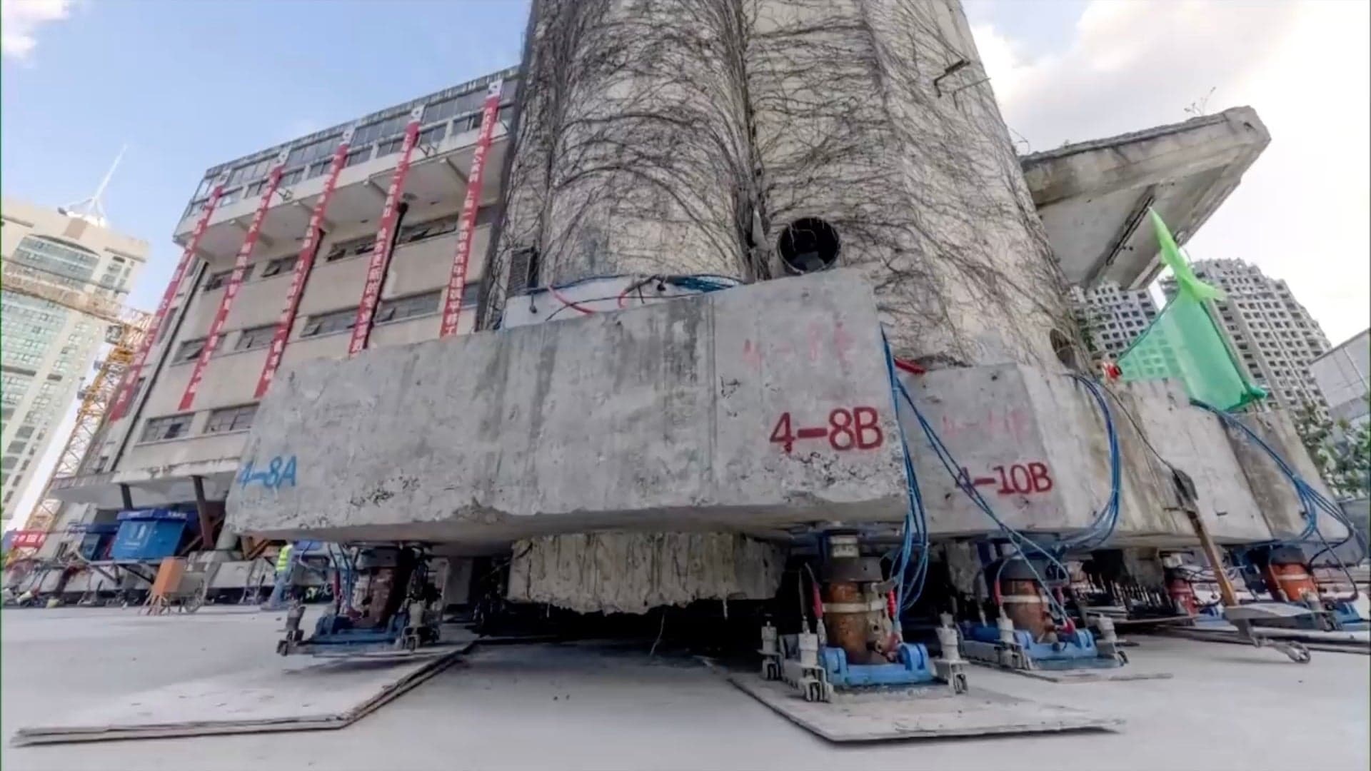 Watch a Giant ‘Walking Machine’ Relocate an Entire Five-Story School Building