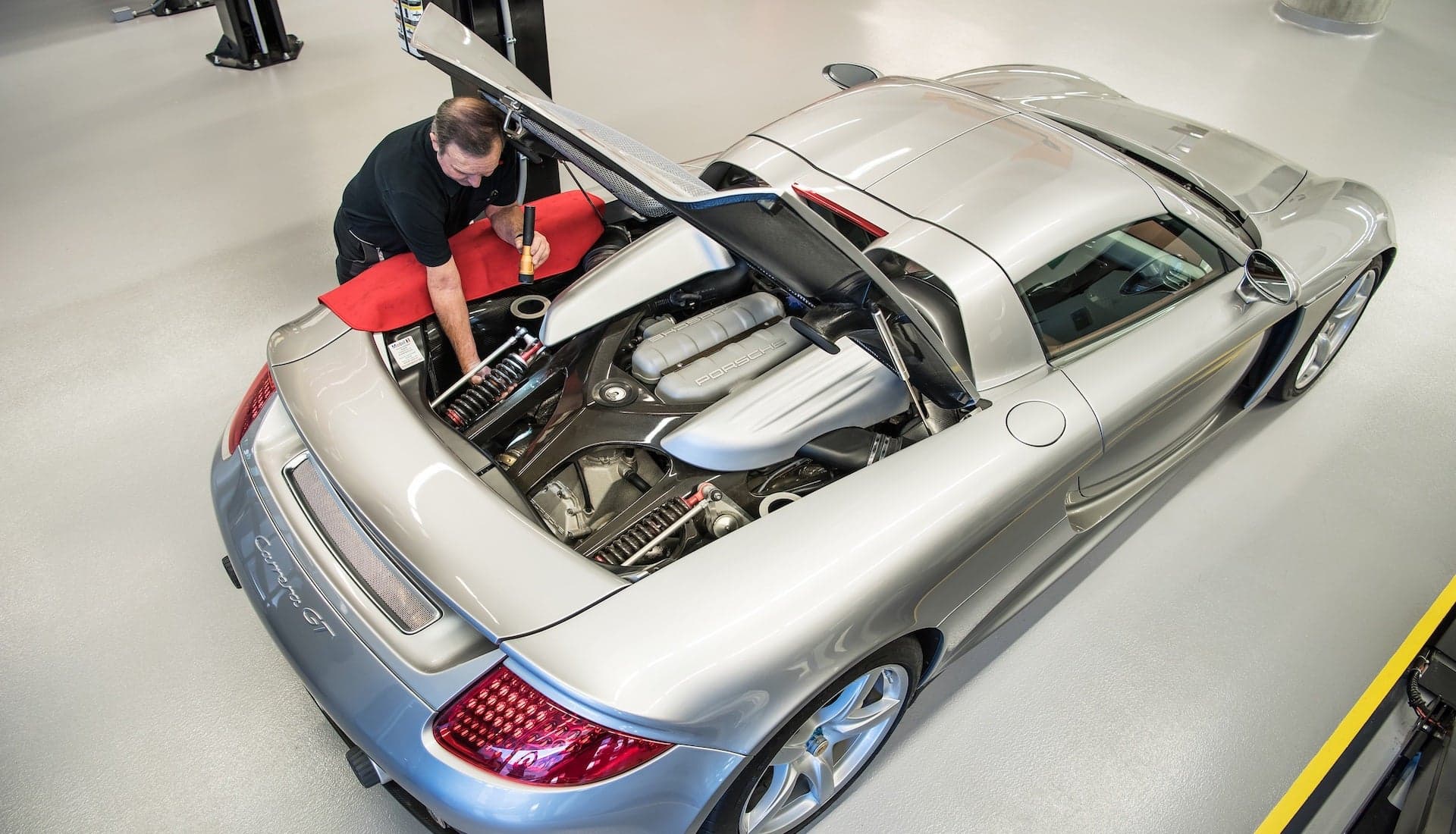 This Porsche Carrera GT Used to Train Technicians Has Been Disassembled 78 Times