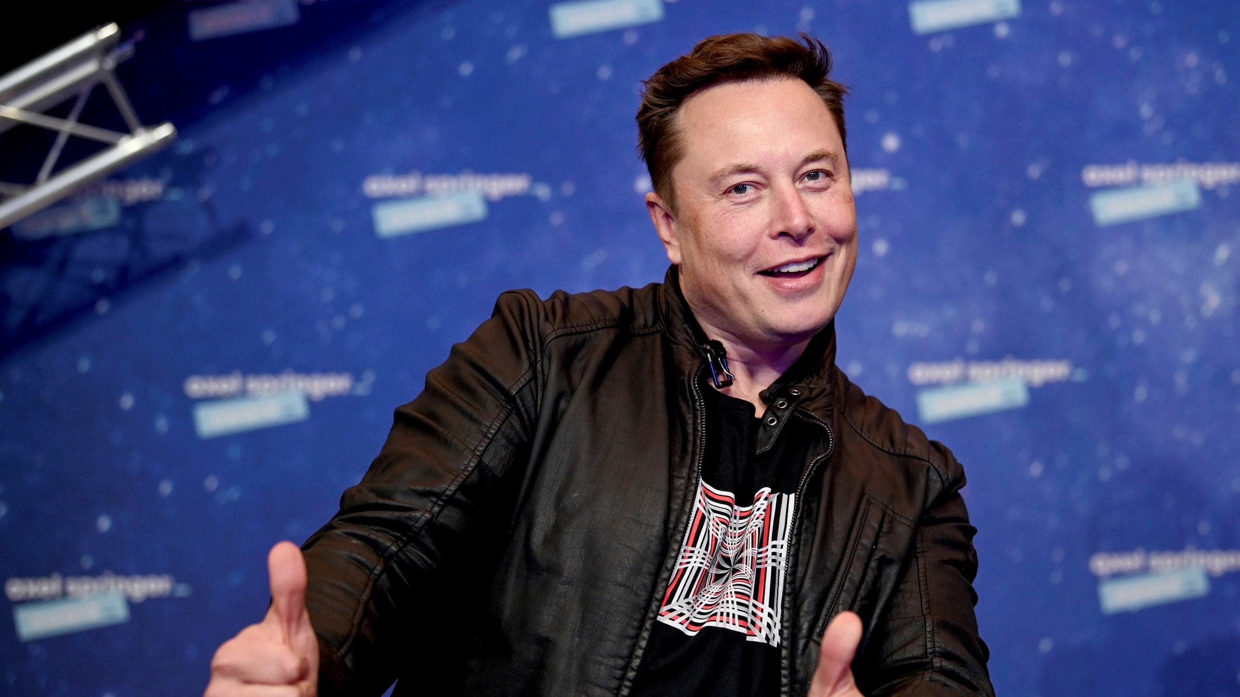 Elon Musk Is Now the Richest Person on Earth Thanks to Surging Tesla Stock