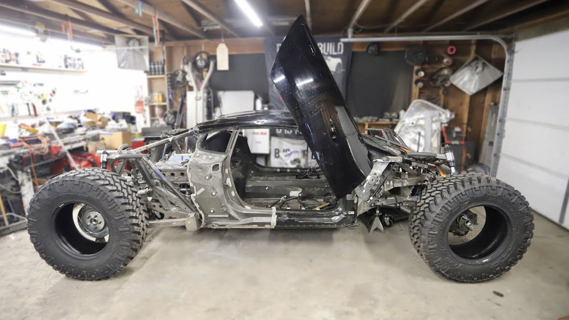 Salvage Lamborghini Huracan With a Manual Is Being Reborn as an Off-Road Racer