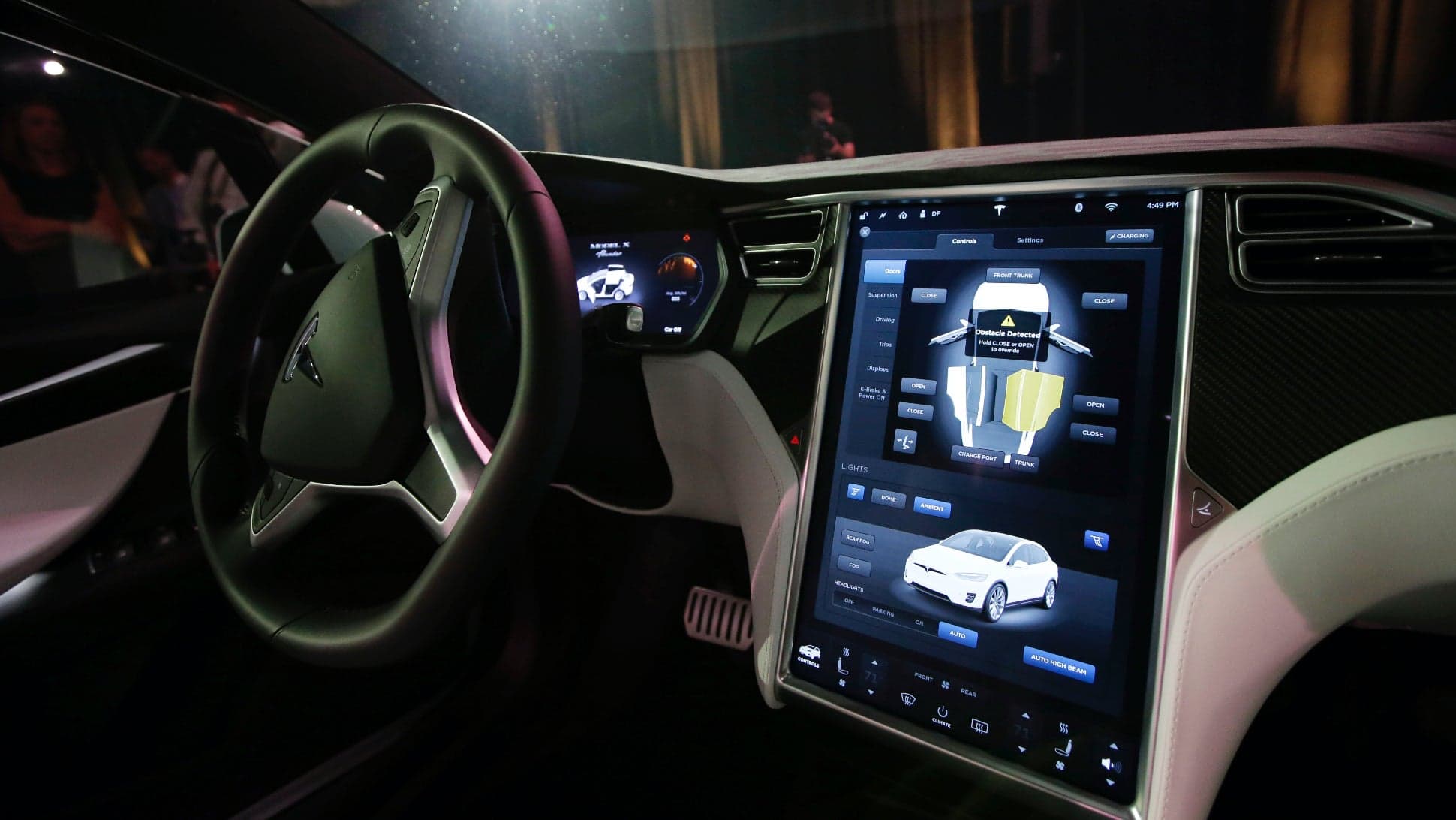 NHTSA Asks Tesla to Recall Roughly 158,000 Model S and Model X Cars Over Failing Touchscreens