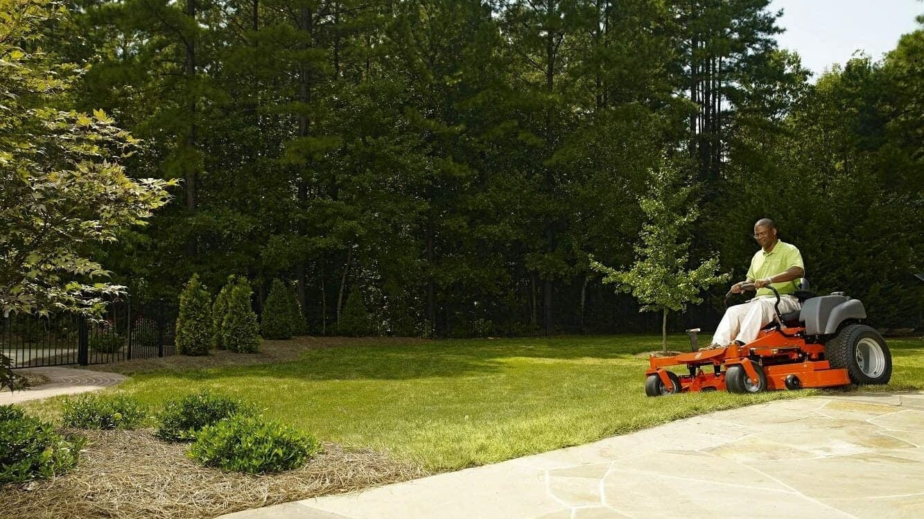 The Best Zero-Turn Mowers (Review & Buying Guide) in 2022
