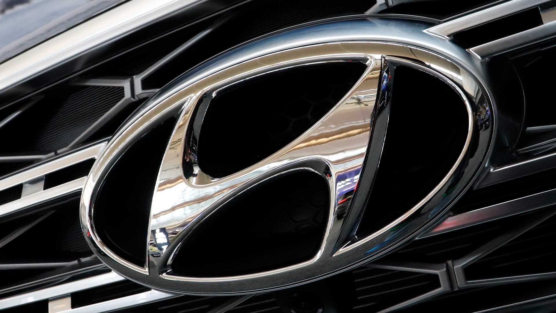After All That, Hyundai Says It Isn’t in Talks to Build the Apple Car