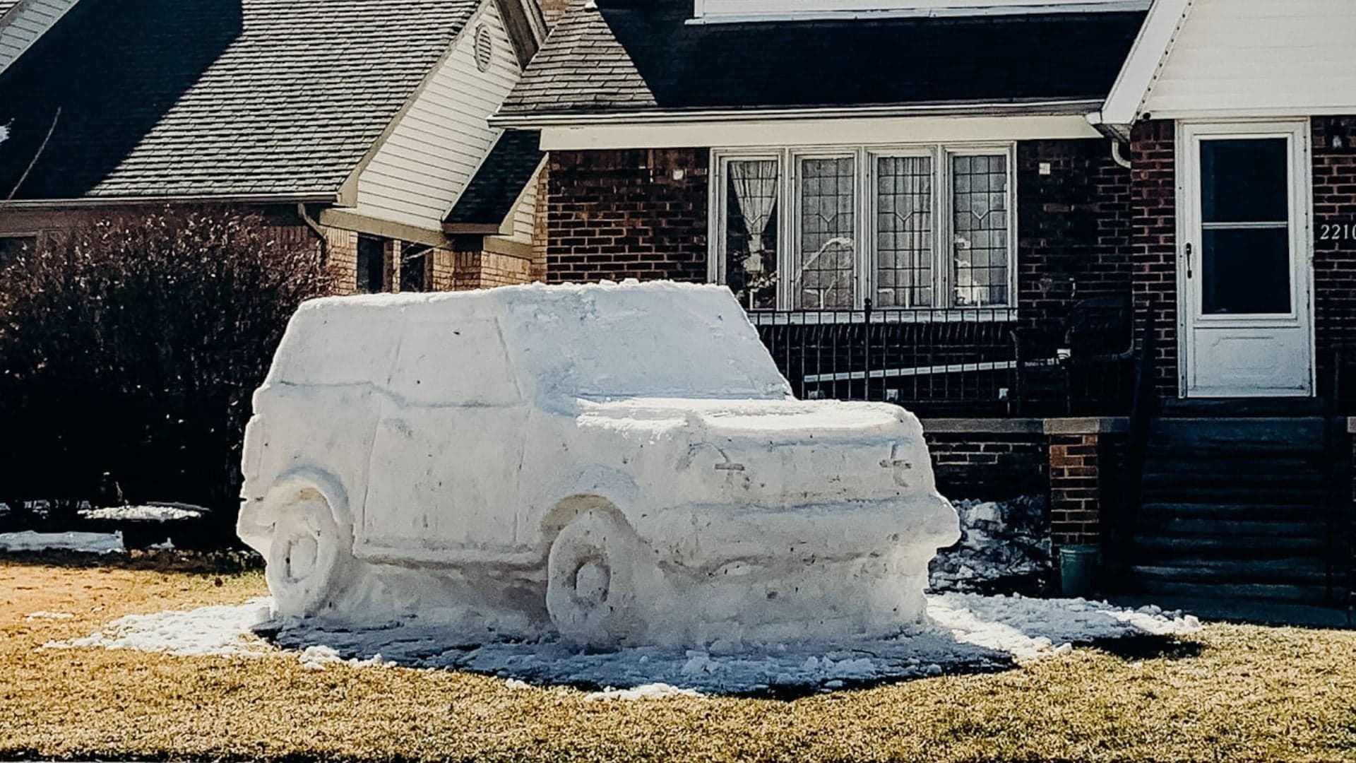 Ford Employee Sculpts Life-Size Bronco in Snow