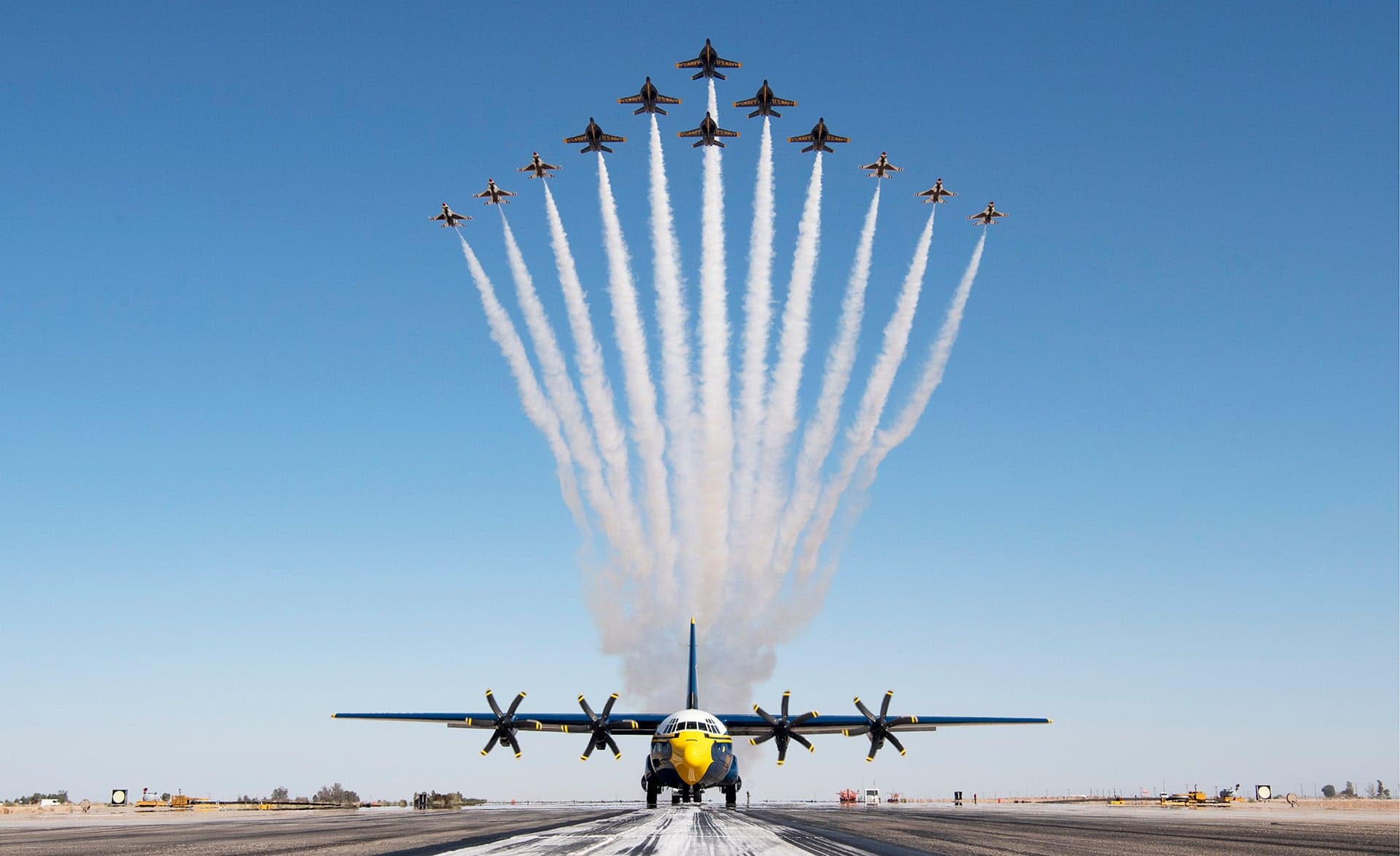 Behold The Blue Angels And Thunderbirds’ New ‘Super Delta’ Mega Formation
