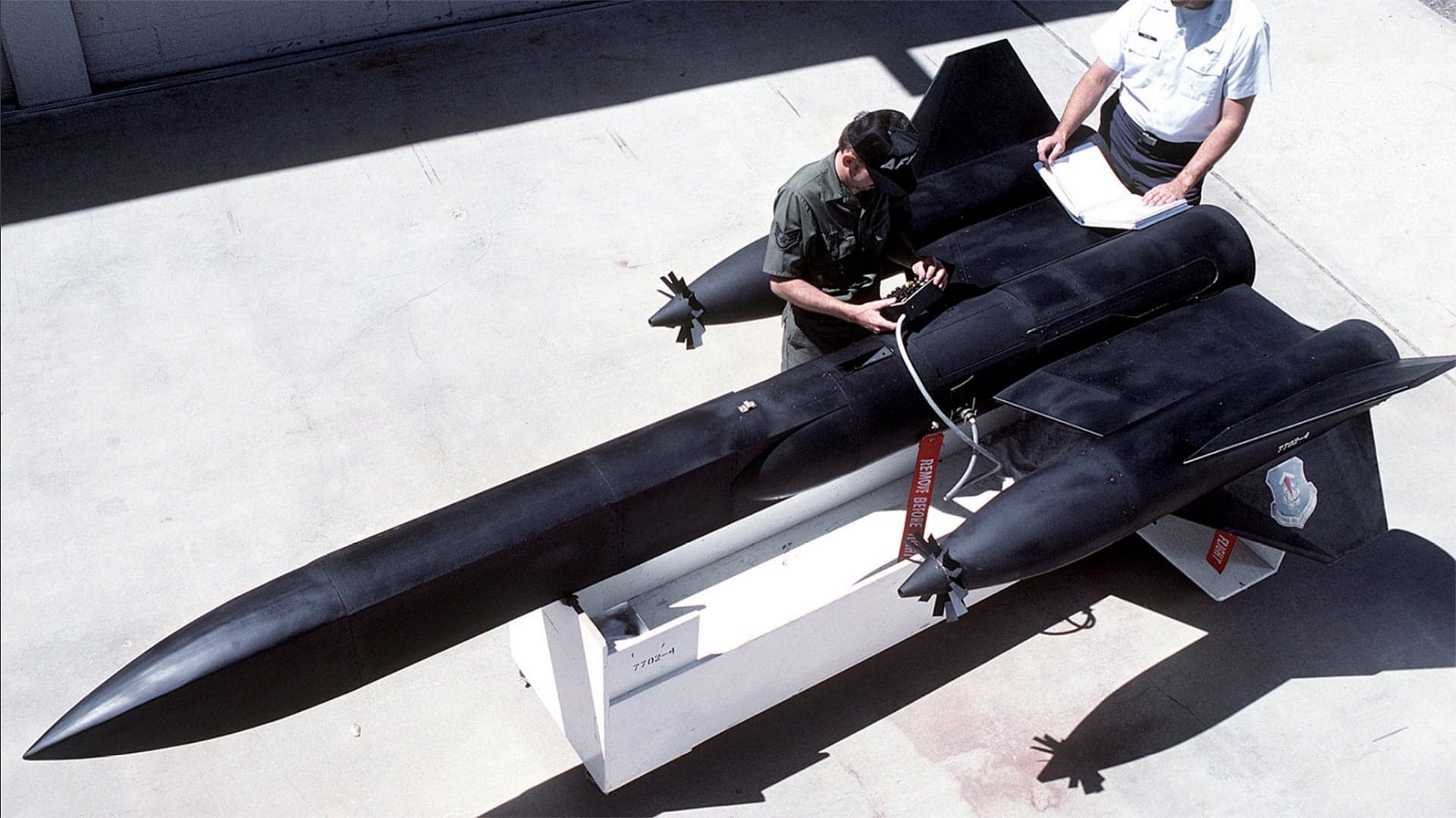 Help Us Identify This Mysterious SR-71-Looking “Tow Target”
