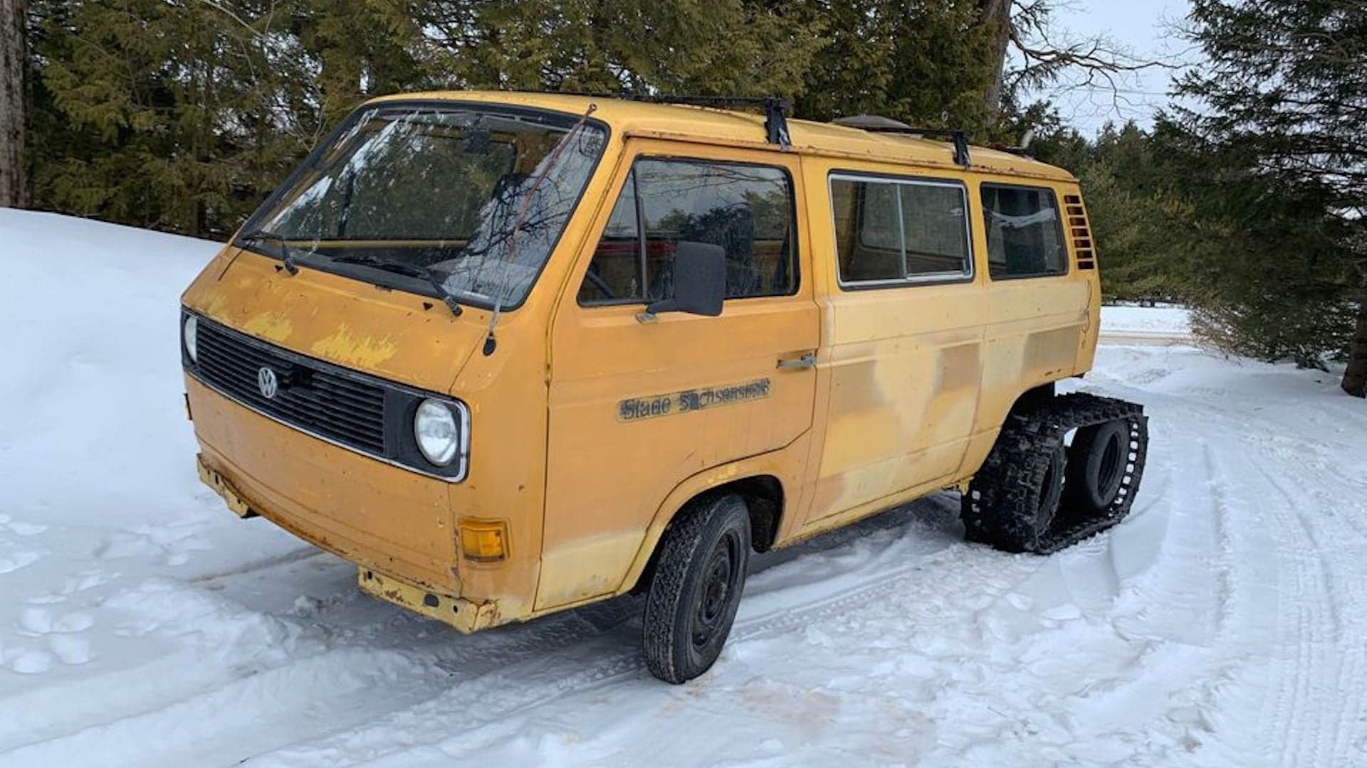 ’80s VW Vanagon With Homebuilt Tracks and Exhaust Griddle Is Your $2,500 Ticket to Adventure