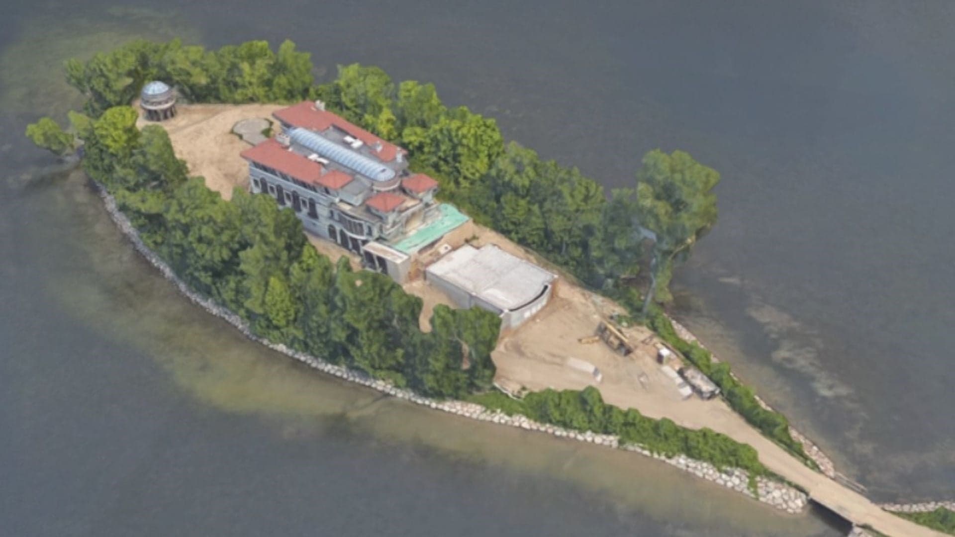 $15M Minnesota Mansion Comes With a Drive-Through Car Wash
