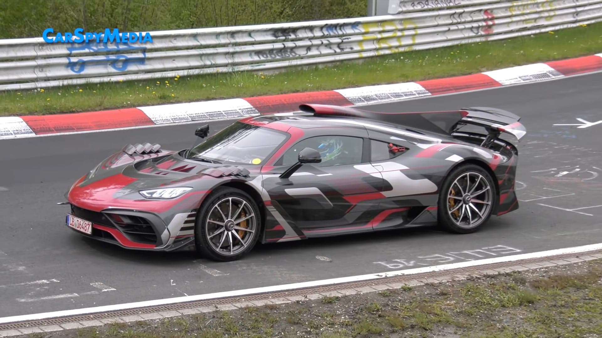 Listen to the Mercedes-AMG One Flex Its 1,000-HP F1 Powertrain at the Nurburgring