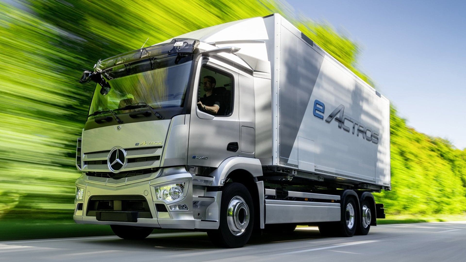 Mercedes’ Electric Big Rig With 248-Mile Range Makes Zero-Emission Deliveries a Reality