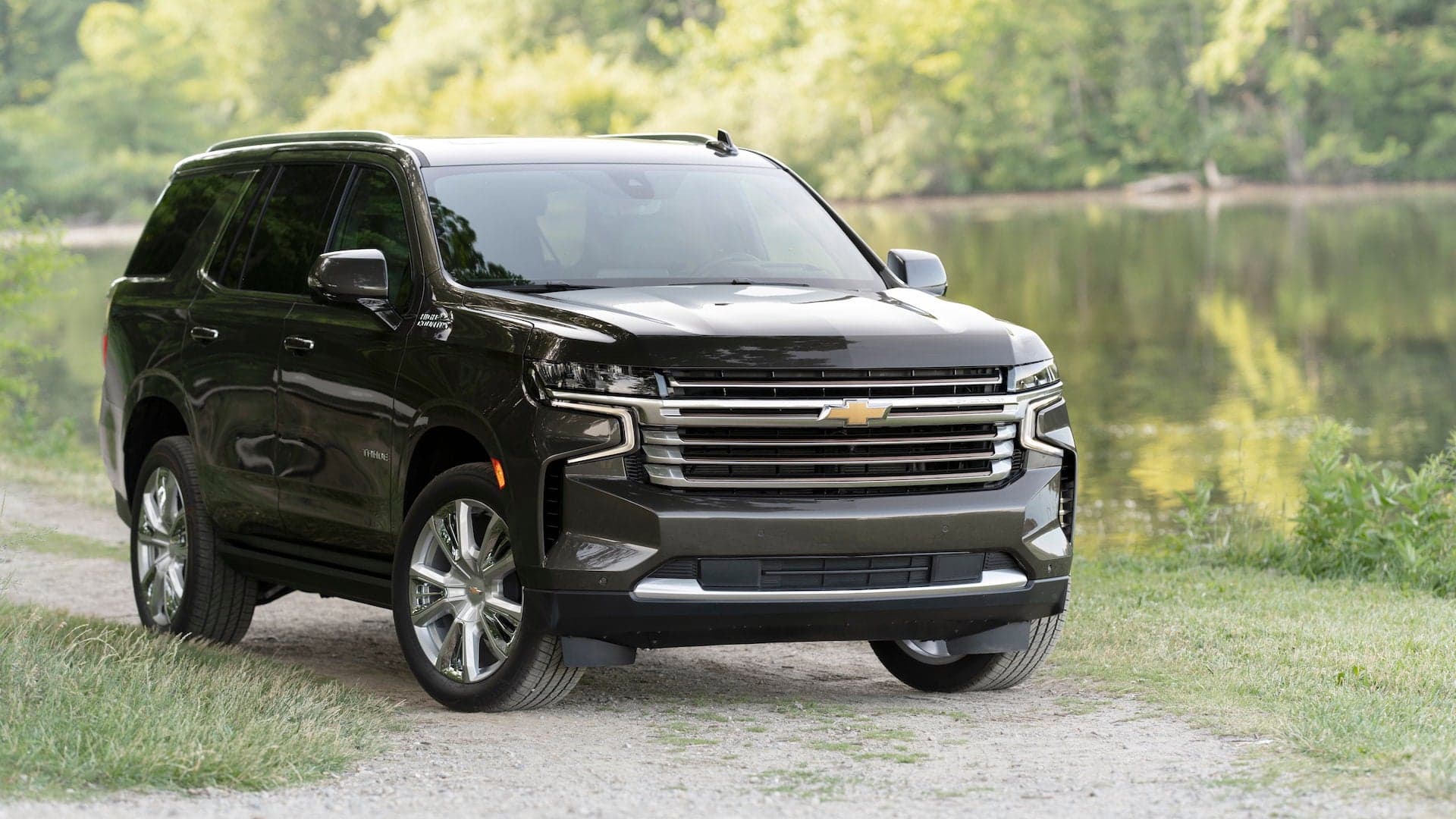 GM Drops Wireless Charging From 2021 Tahoe, Yukon SUVs Over Chip Shortage