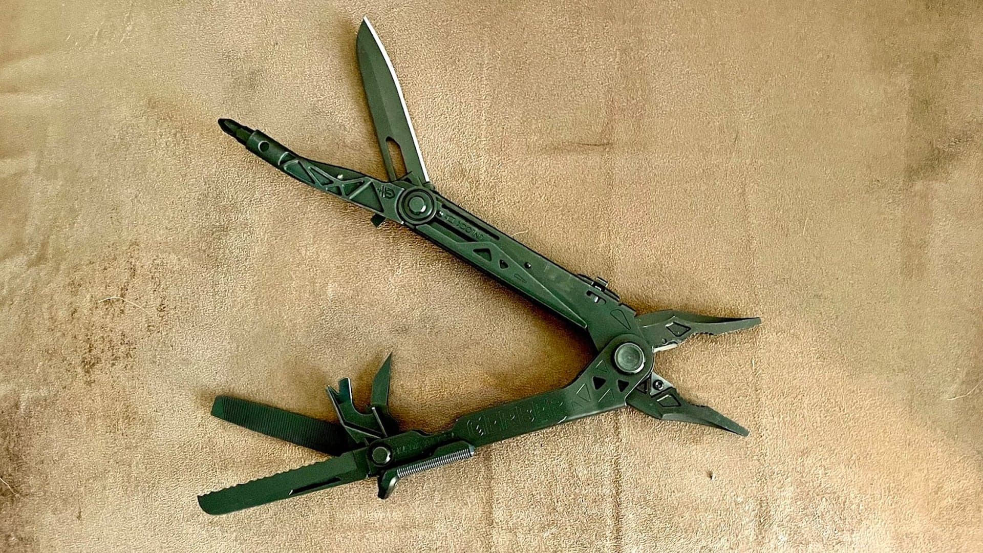The Gerber Center-Drive Multi-Tool Is Too Big to Be Your EDC
