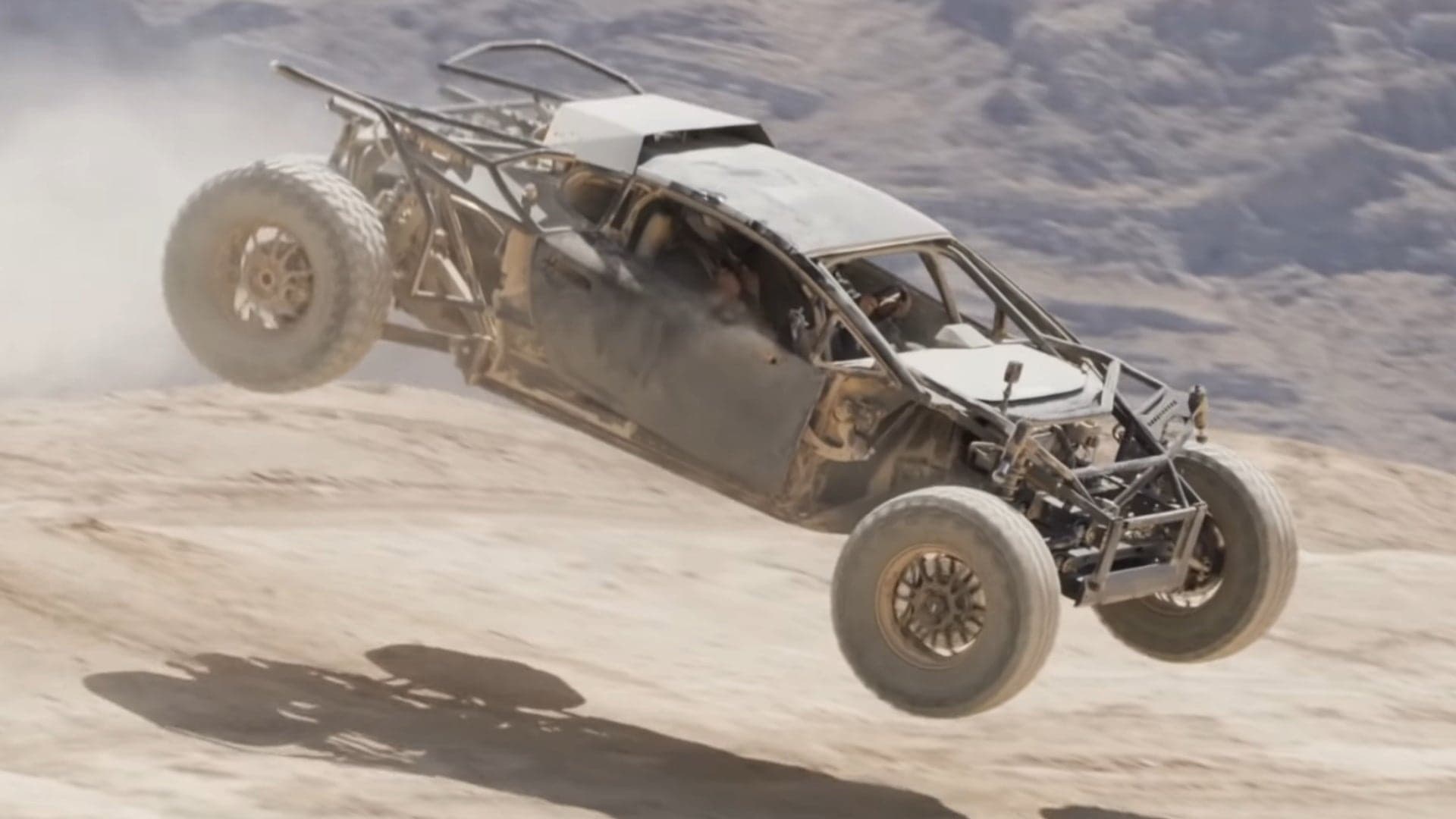 Desert-Running Lamborghini Huracan Can Really Jump