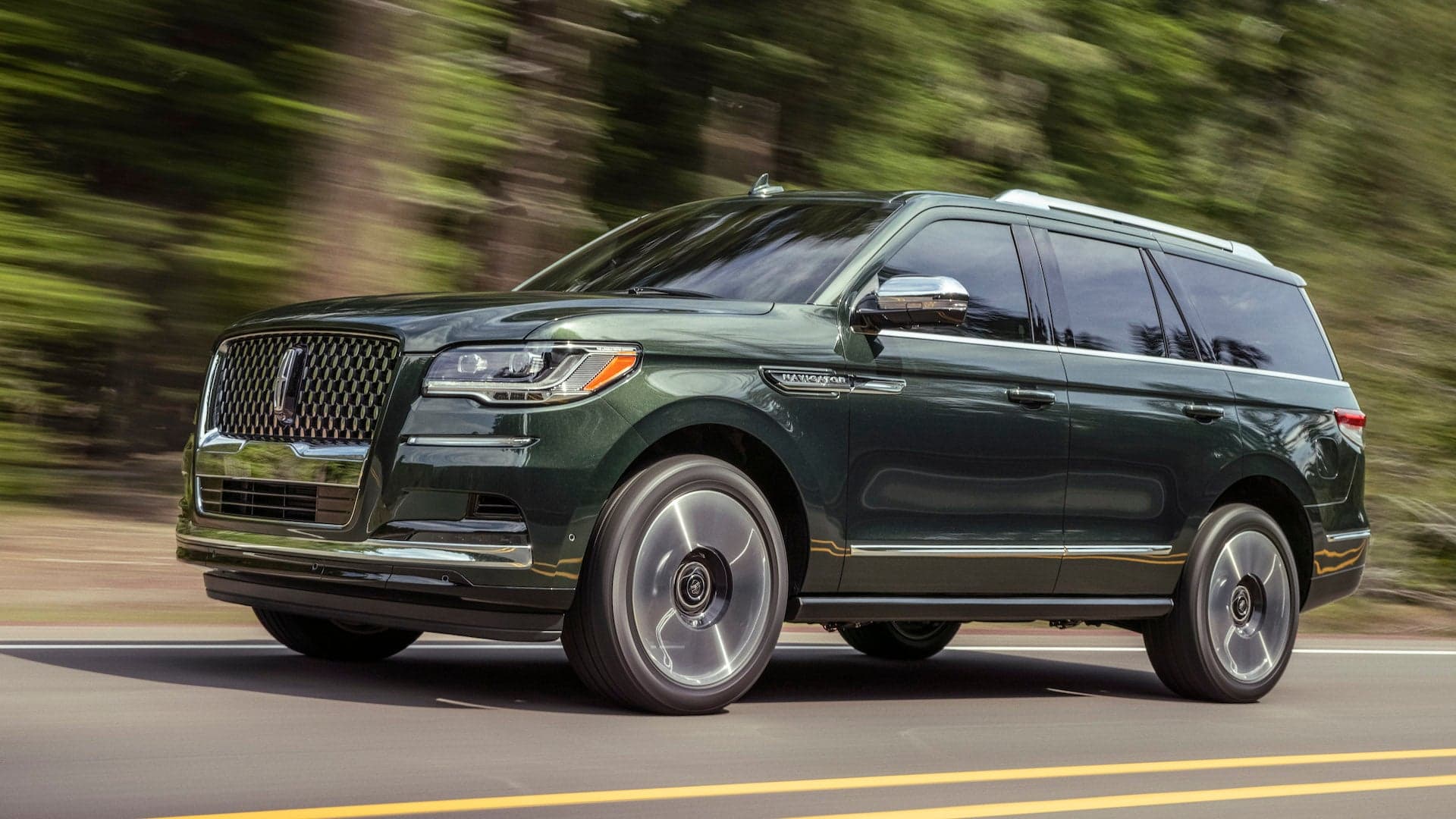 2022 Lincoln Navigator: ActiveGlide Hands-Free Driving and a Better Seat Massage