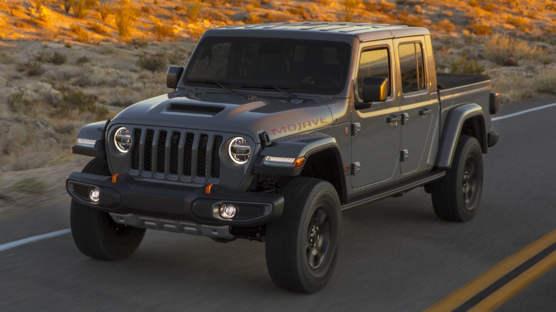 Jeep Gladiator Pickup Production Halts Over Chip Shortage