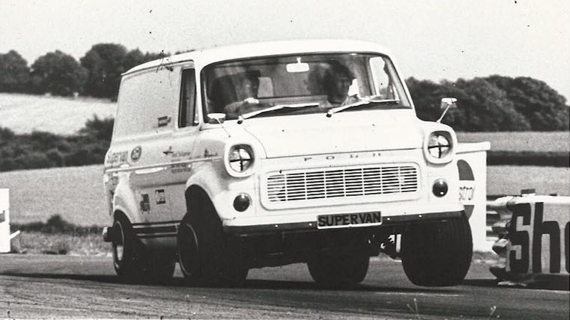 Ford GT40-Based ‘Supervan’ Was a Terrifying 435-HP Transit