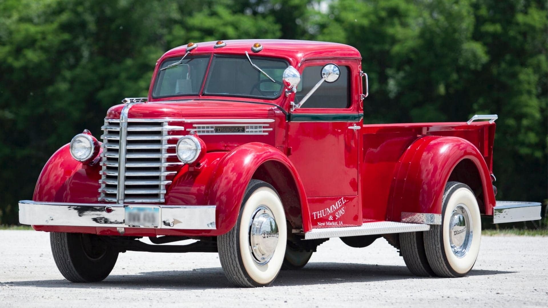 A Whole Lot of Vintage Trucks Are up for Sale, and We Want Them All