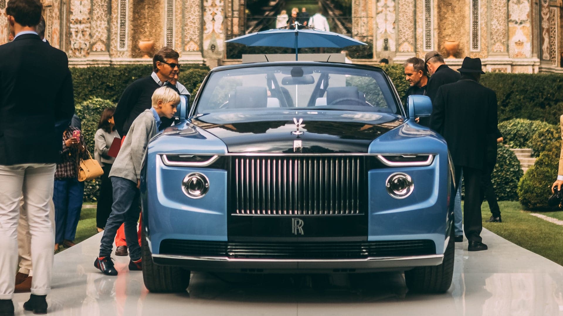 Rich People Simply Will Not Stop Buying Rolls-Royces