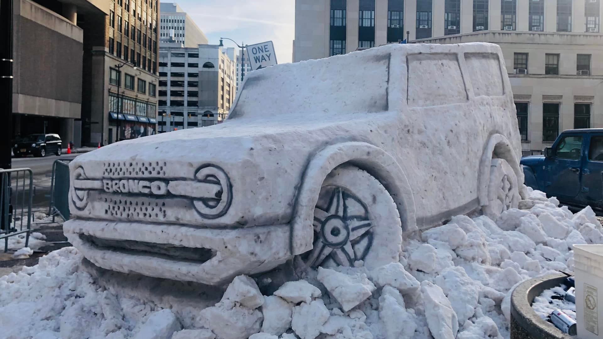 Life-Size Ford Bronco Made of Snow Took 5 Days to Carve