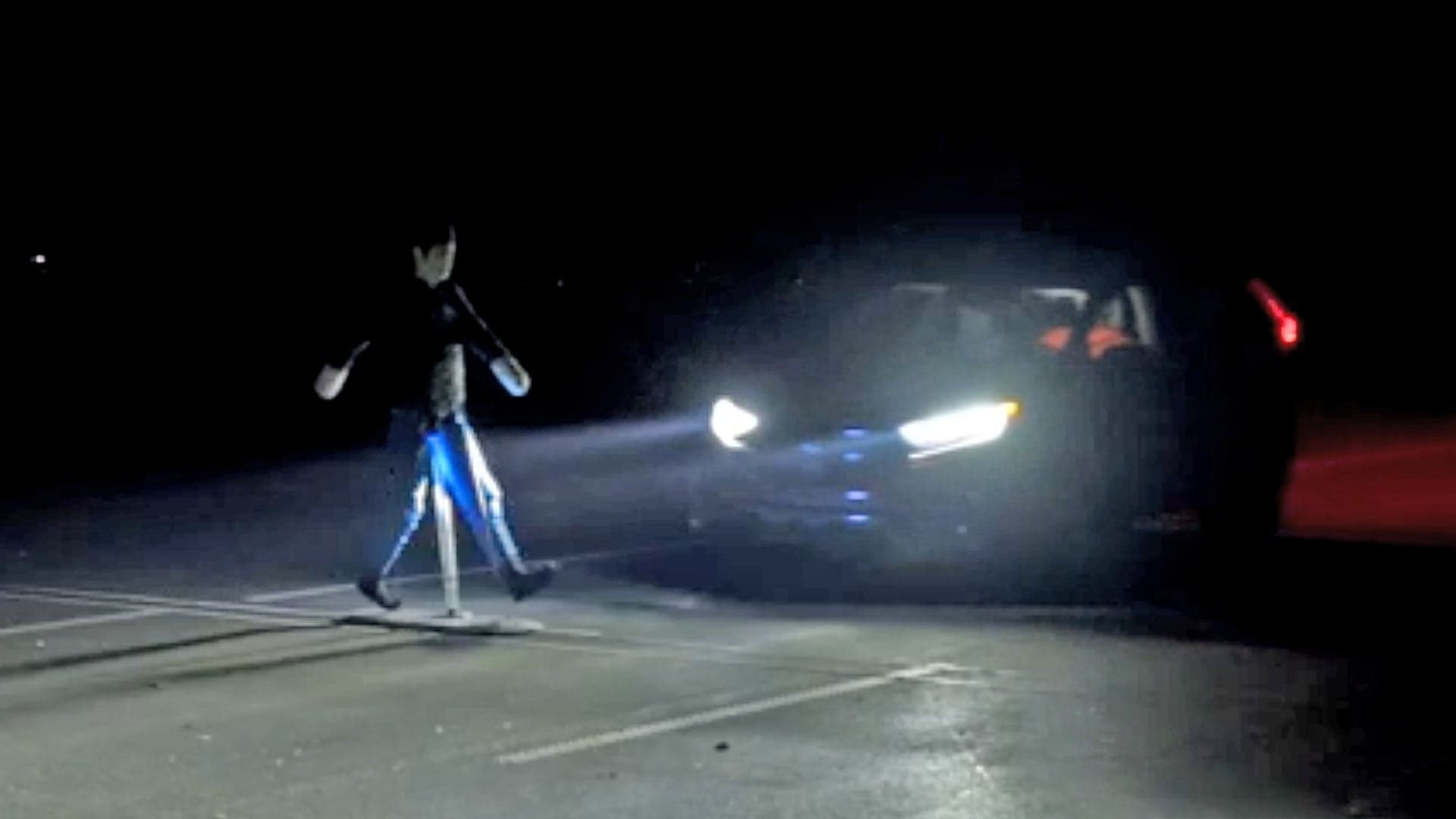 Pedestrian Collision Avoidance Systems Make ‘No Difference’ in the Dark: IIHS