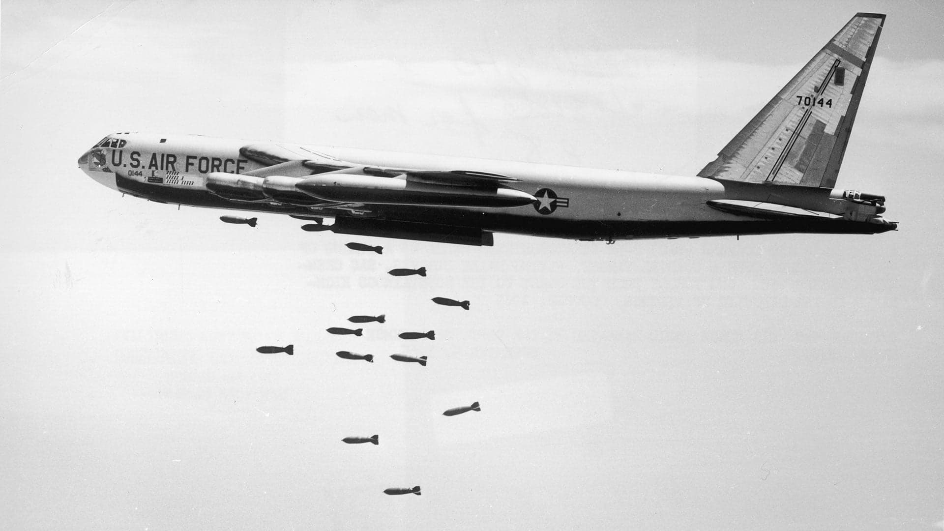 A Fascinating Plan Turns the B-52 Into a Weapons Battery in the Sky