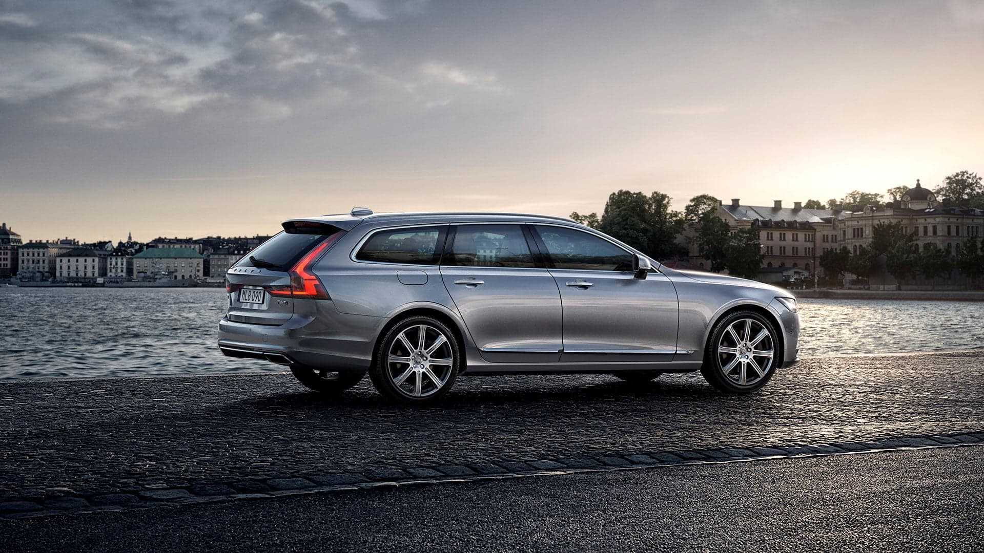 The New Volvo V90, Your Cure for the Common Crossover