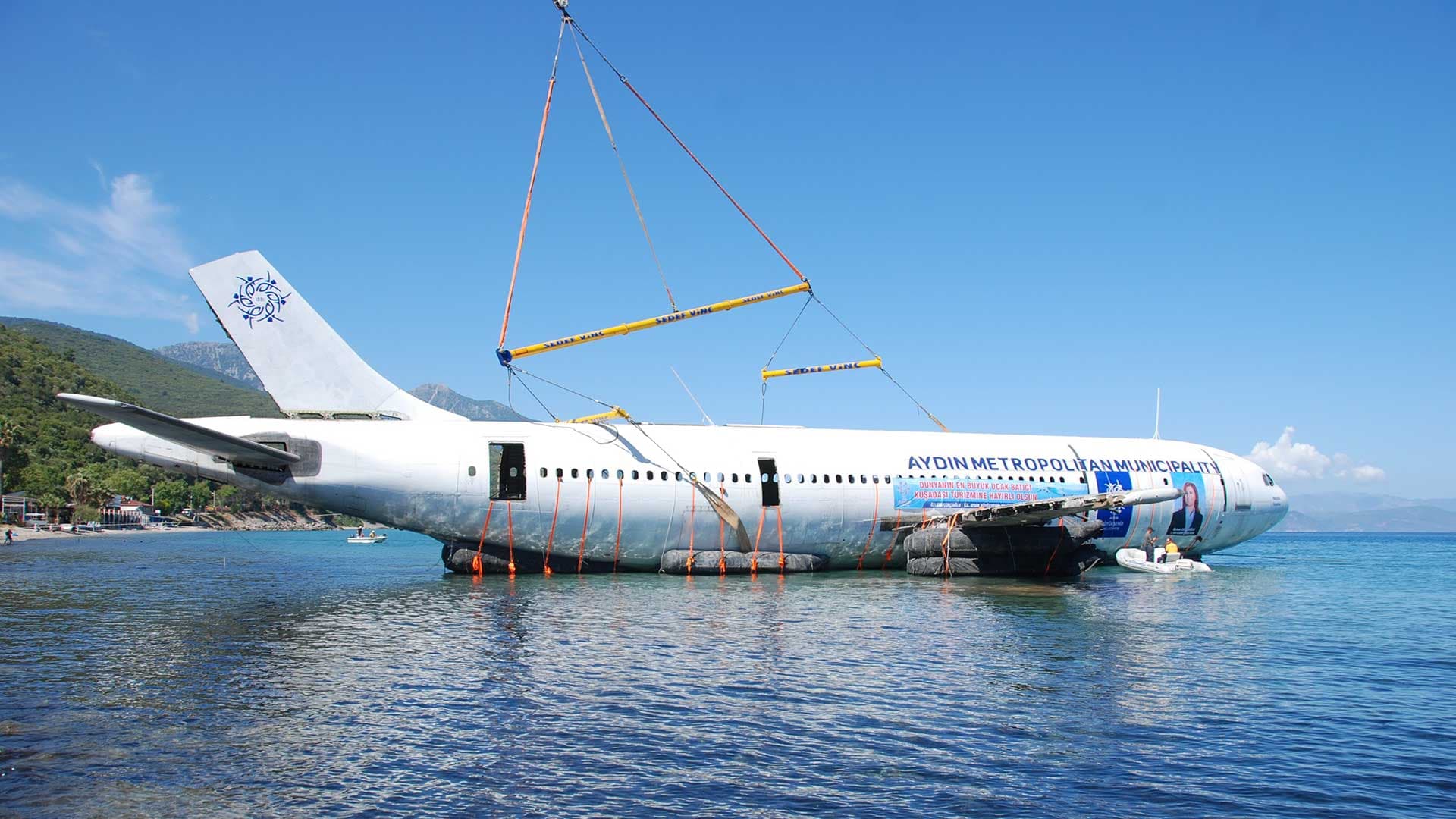 Watch This Airbus Jumbo Jet Sink Into the Aegean Sea On Purpose