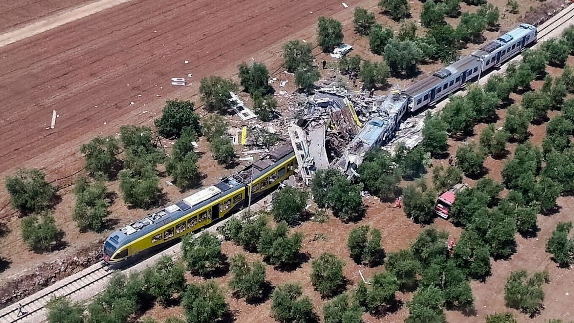 At Least 20 Dead in Italian Commuter Train Crash