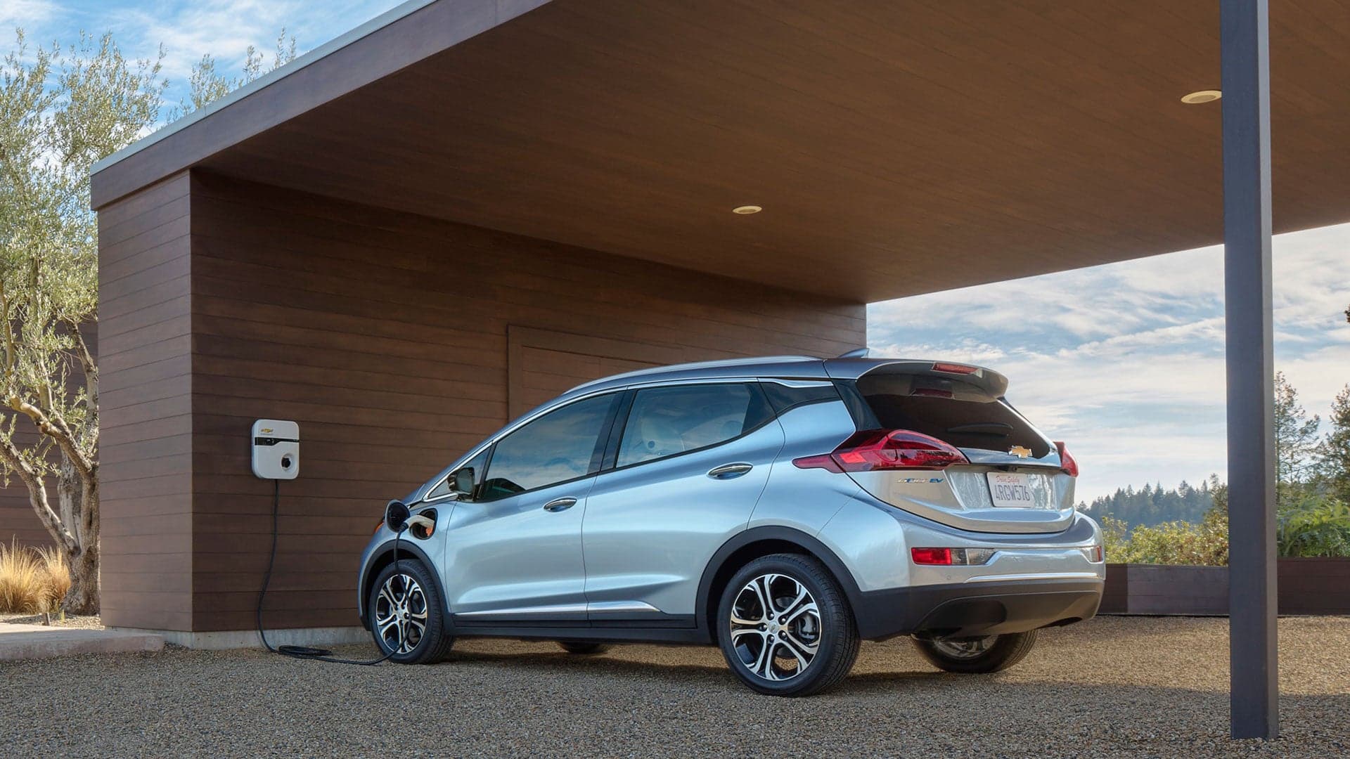 Chevrolet Bolt May Be the EV to Conquer America