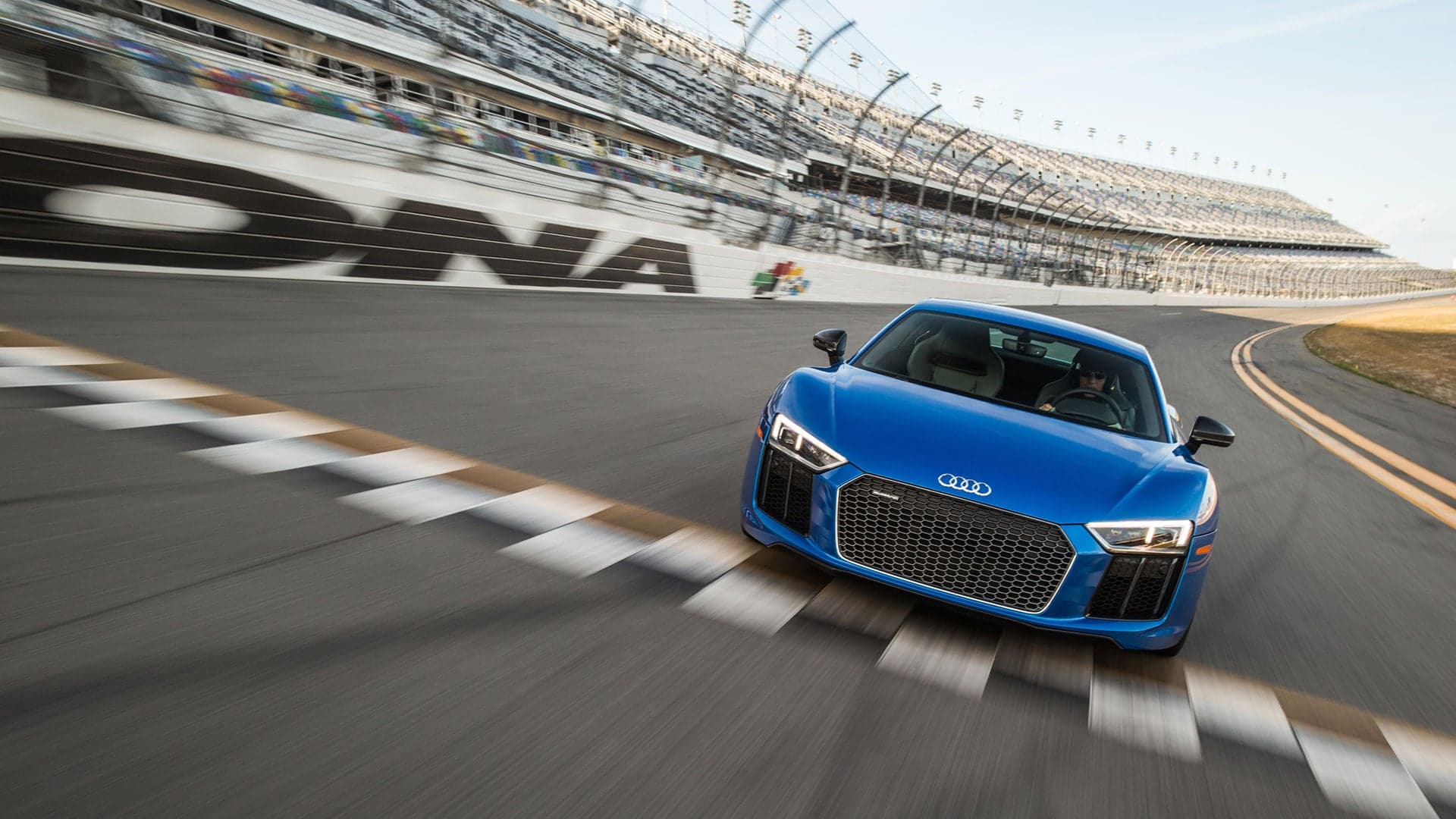 Lawrence Ulrich Drives the Audi R8 to 180 mph at Daytona