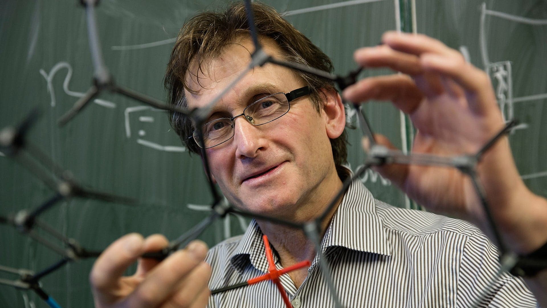 Scientist Wins Nobel Prize for World’s Smallest Car
