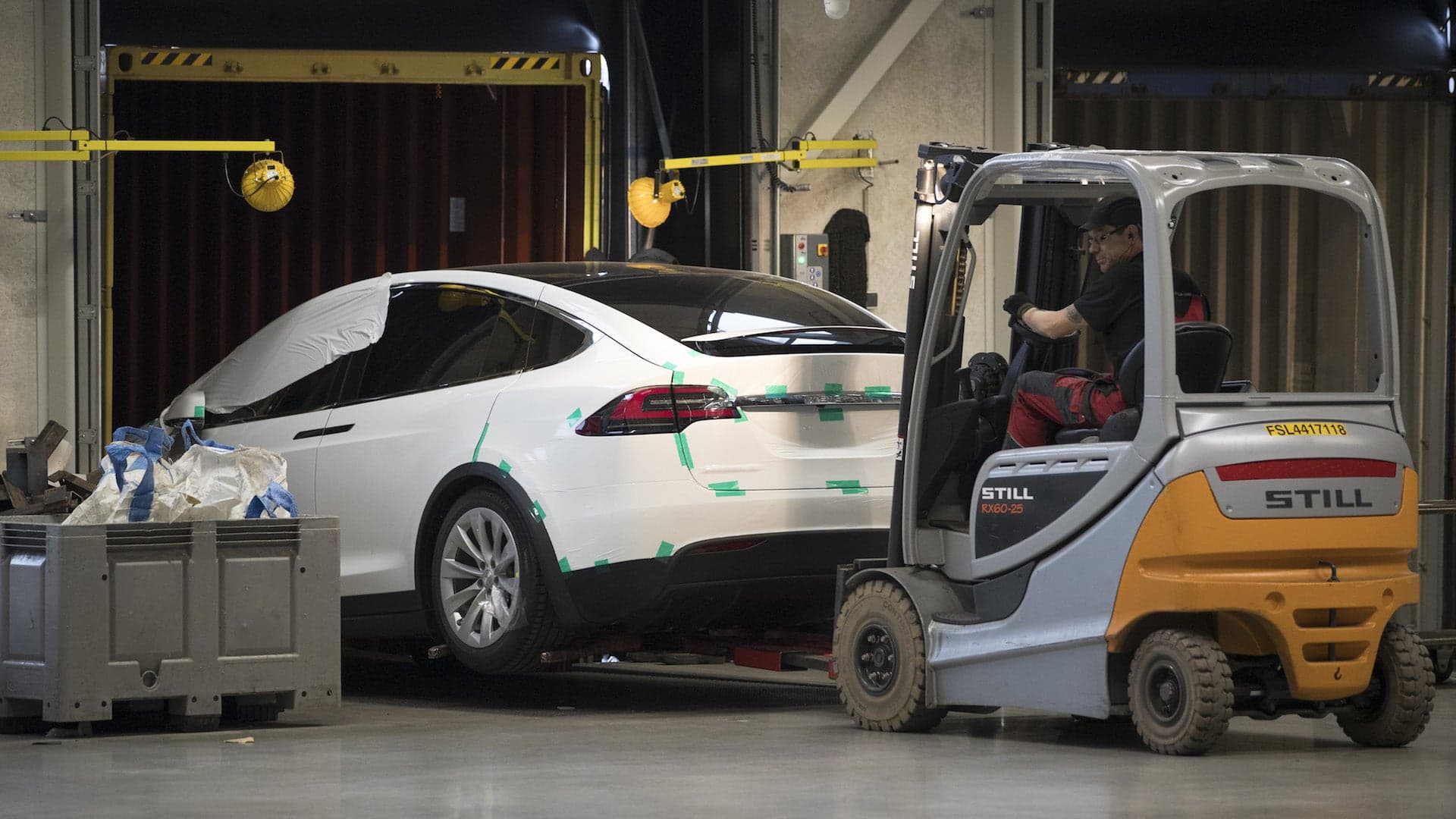 Tesla Misses 2016 Car Delivery Goal