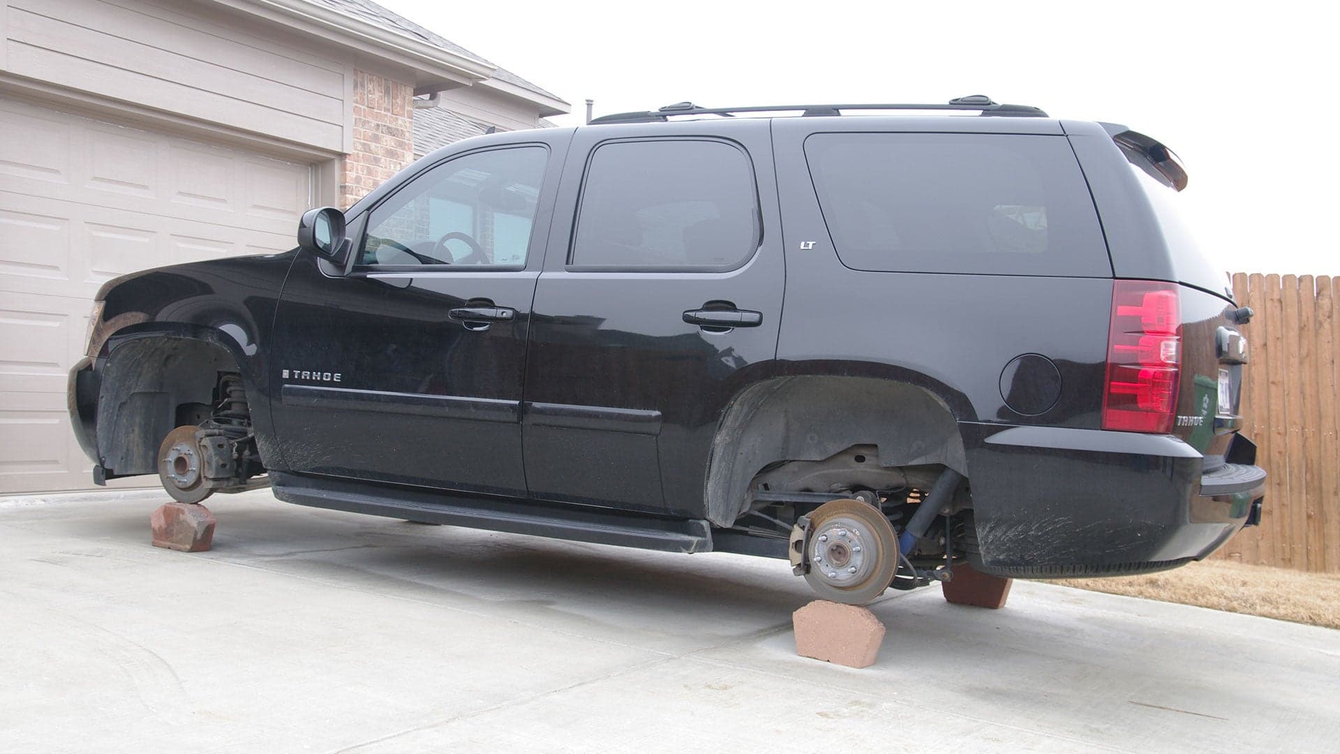 Texas Thieves Steal $250K in Wheels and Tires in Four Hours