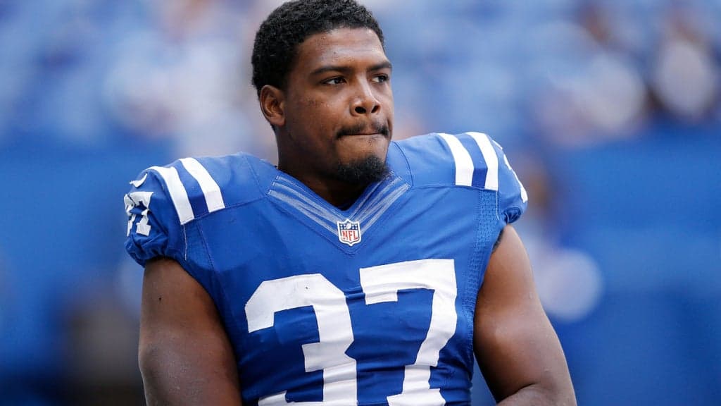 Former NFL Running Back Dies After Accidentally Shooting Himself in a Car Dealership