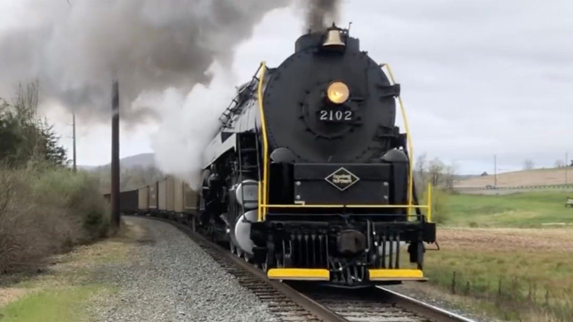 This Steam Train From 1945 Just Hauled 50 Freight Cars in 2022