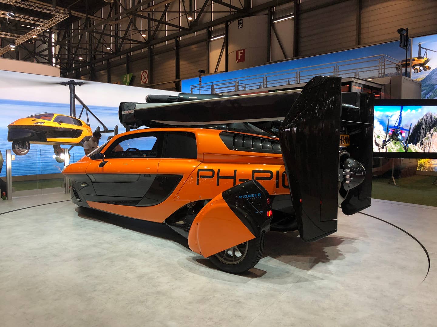 Pal-V Flying Car Geneva Motor Show