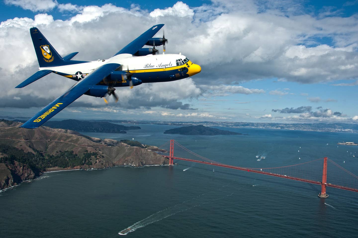 message-editor%2F1558660441832-2560px-fat_albert_the_c-130_hercules_assigned_to_the_u.s._navy_flight_demonstration_squadron_the_blue_angels_flies_over_san_francisco.jpg