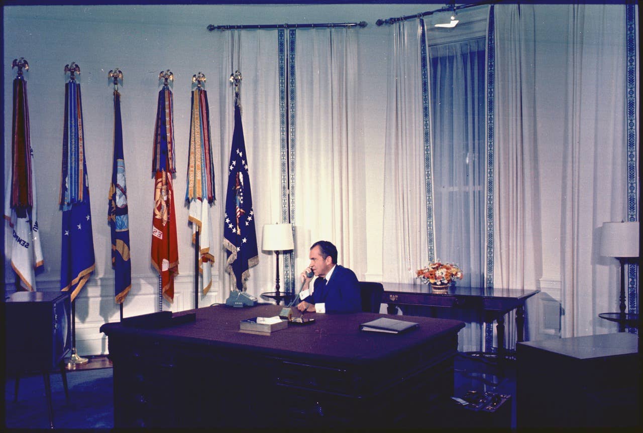 message-editor%2F1563809570985-lossy-page1-1280px-richard_m._nixon_on_the_phone_in_the_oval_office_talking_to_astronaunts_on_the_moon._-_nara_-_194648.tif.jpg