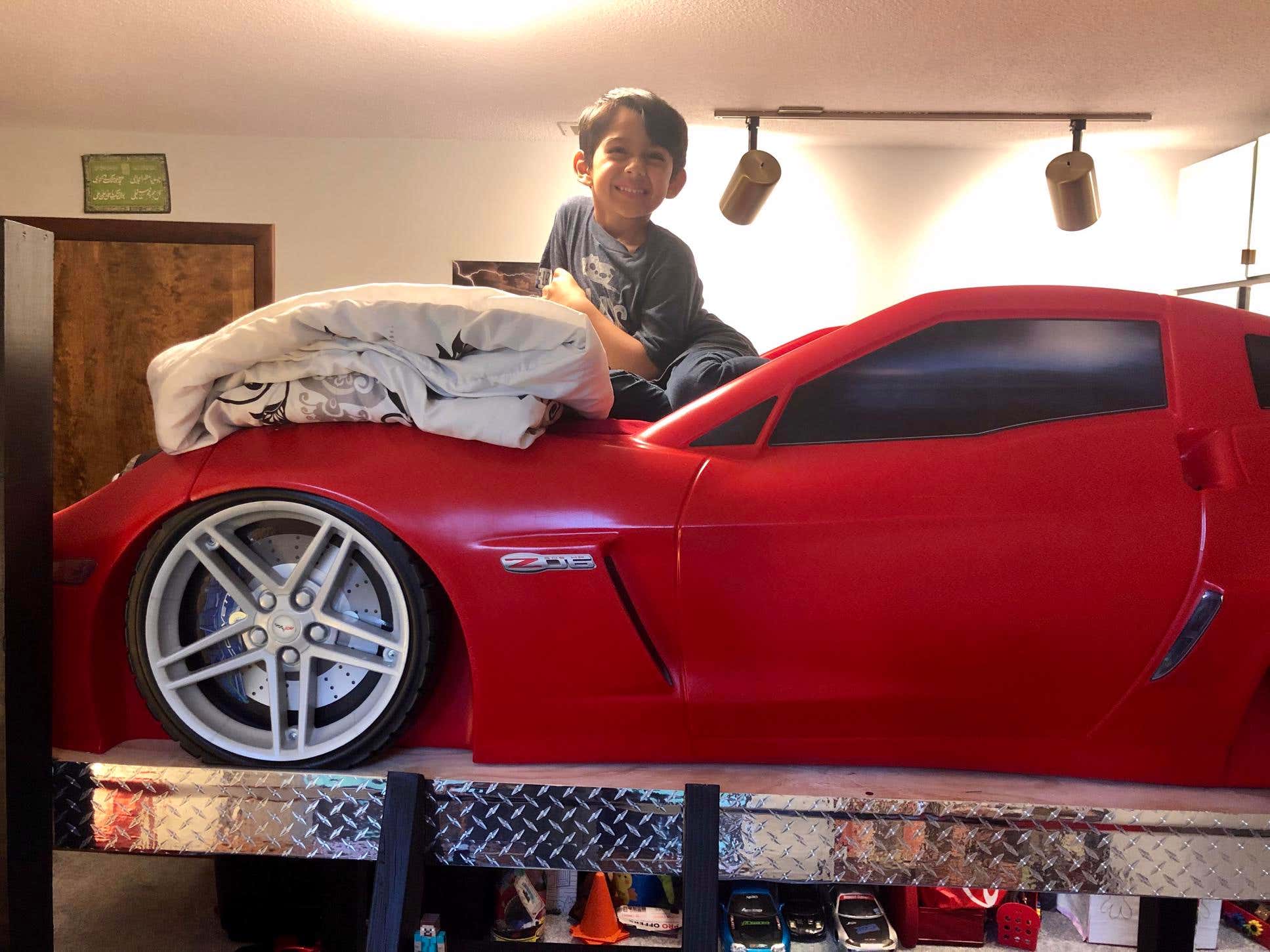 Garage Lift Complete With Corvette Z06, Car Bunk Beds
