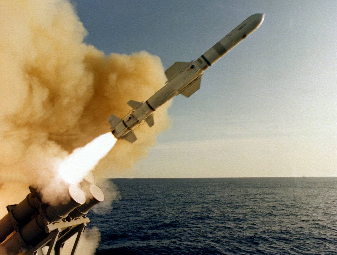 message-editor%2F1571901062644-1280px-agm-84_harpoon_launched_from_uss_leahy_cg-16.jpg